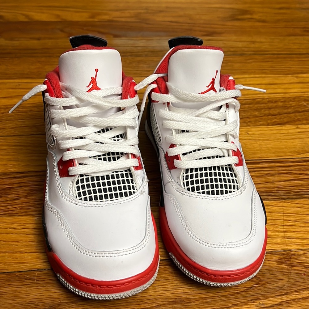 Jordan 4 ‘Fire Red’